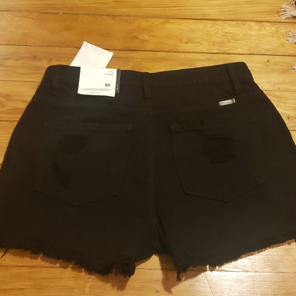 Shorts - Picture 2 of 3